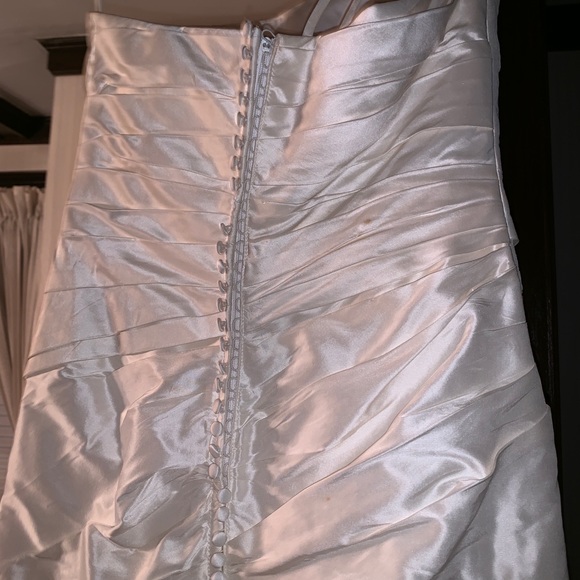 Enzoani Michelle One-shoulder Mermaid Bridal Gown - Picture 3 of 7